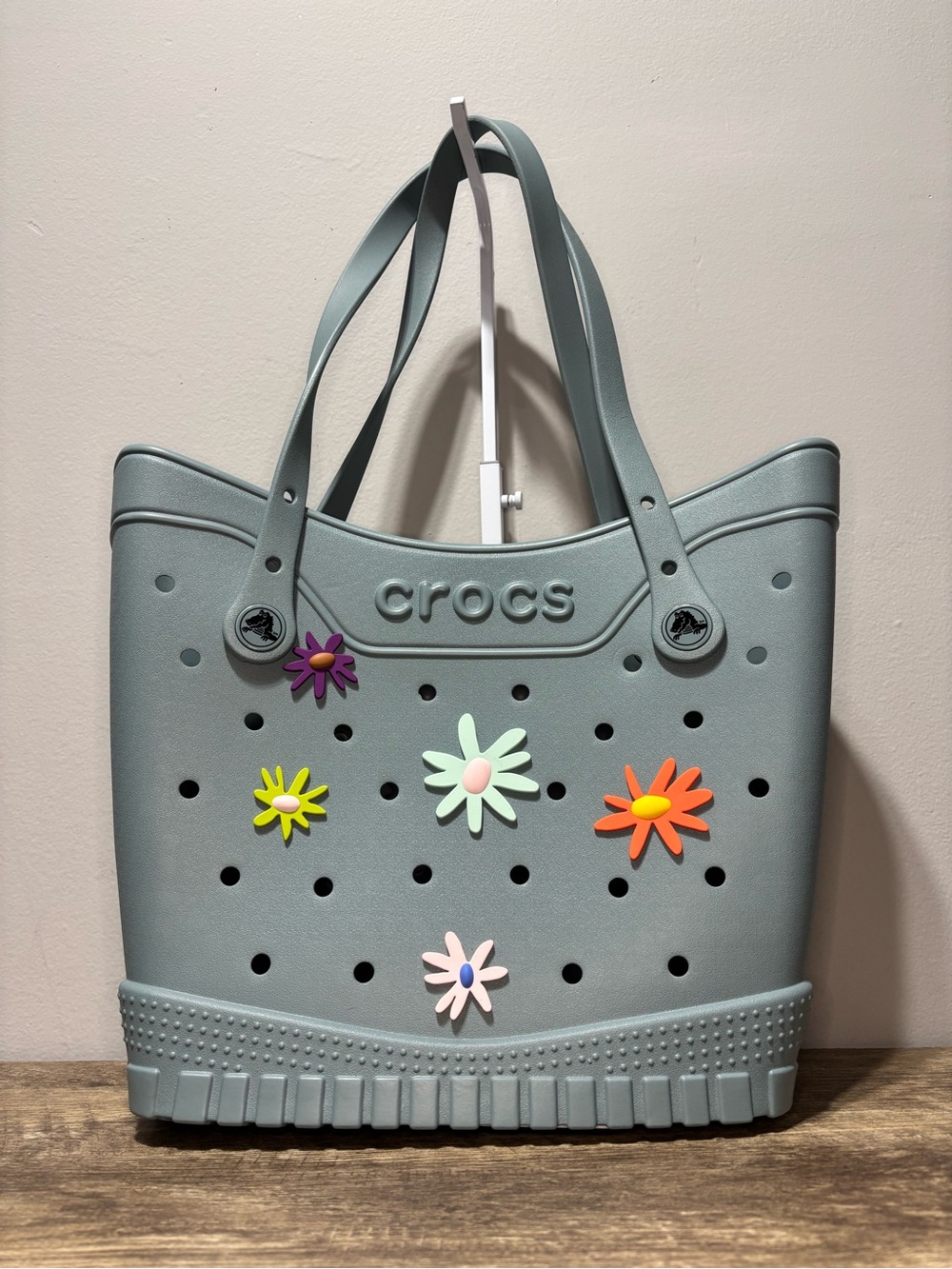 Crocs Classic Medium Tote - Picture 4 of 12